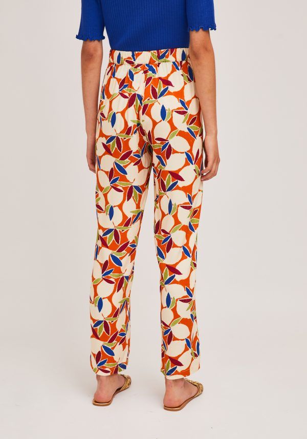 PANTALON ESTAMPADO FLORAL AZUL Y NARANJA - Imagen 5