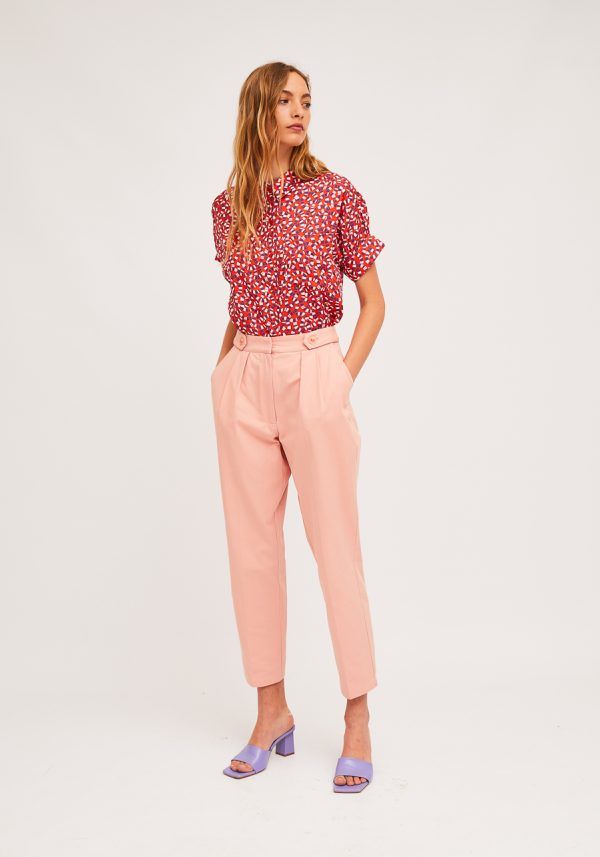 CAMISA ROJA CON ESTAMPADO - Imagen 2