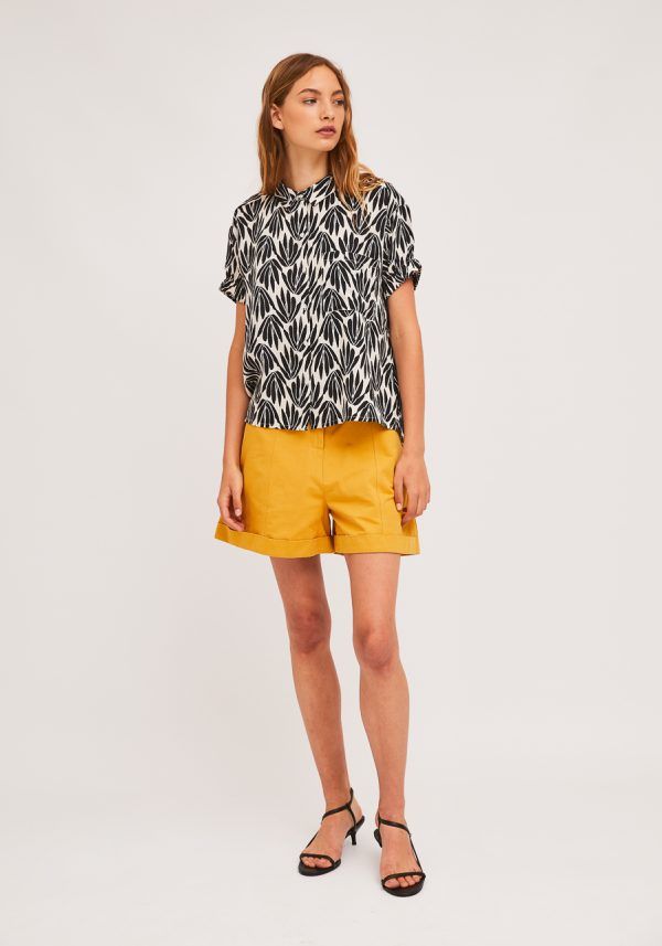 CAMISA ESTAMPADO NEGRO Y BLANCO - Imagen 2