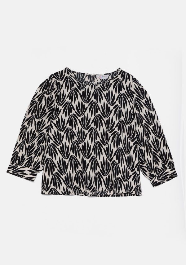 TOP ESTAMPADO BLANCO Y NEGRO - Imagen 6