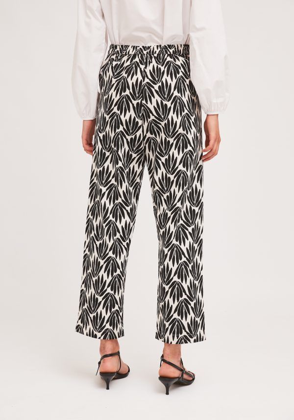 PANTALON ESTAMPADO BLANCO Y NEGRO