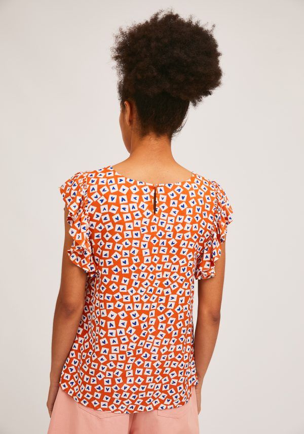 TOP ESTAMPADO CORAZONES - Imagen 4