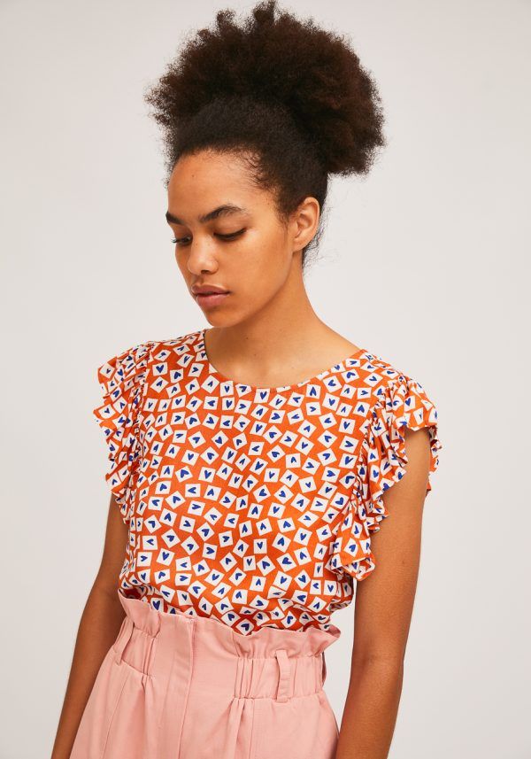 TOP ESTAMPADO CORAZONES - Imagen 3