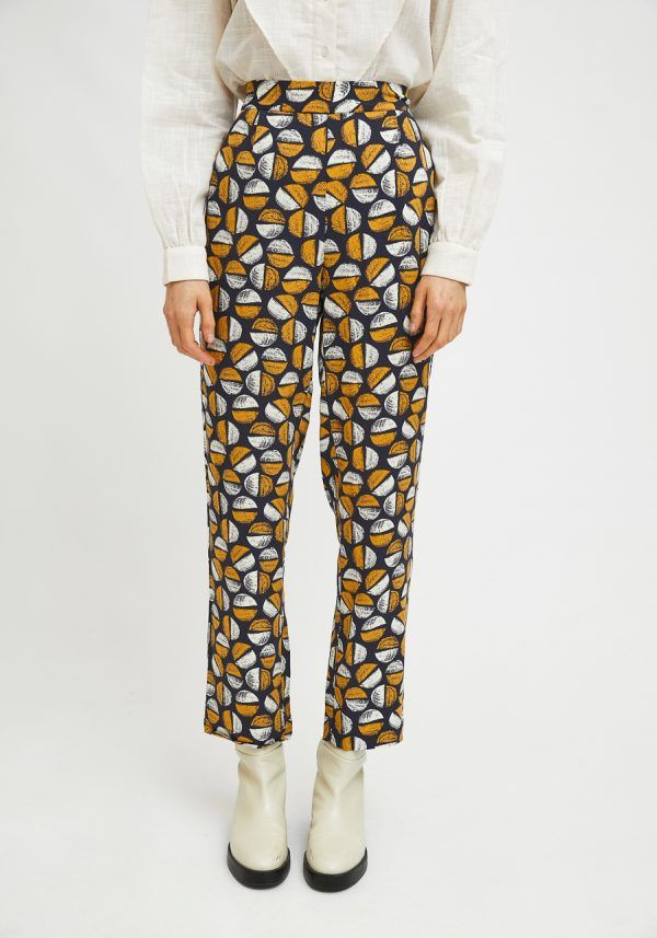 PANTALÓN RECTO FLUIDO CON ESTAMPADO DE GRANOS DE CAFÉ - Imagen 3