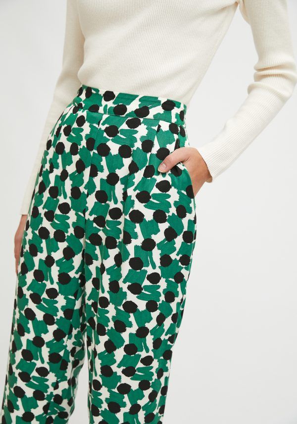 PANTALÓN RECTO FLUIDO CON ESTAMPADO GEOMÉTRICO VERDE - Imagen 3