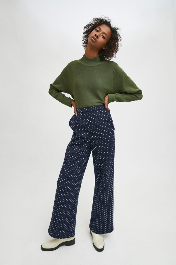 PANTALÓN RECTO CON BOLSILLOS MICROESTAMPADO DE LUNARES - Imagen 4