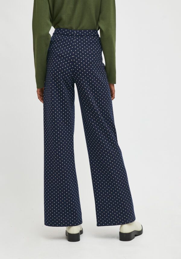 PANTALÓN RECTO CON BOLSILLOS MICROESTAMPADO DE LUNARES - Imagen 3