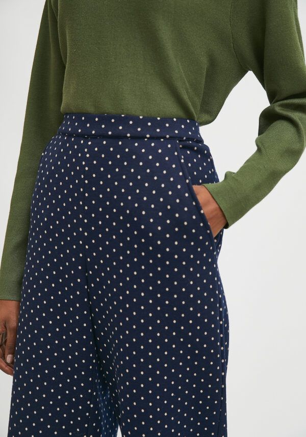 PANTALÓN RECTO CON BOLSILLOS MICROESTAMPADO DE LUNARES - Imagen 5