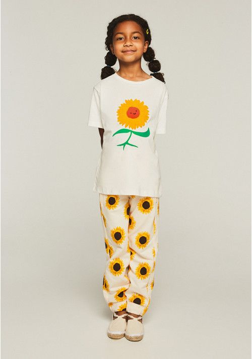 Camiseta unisex de algodón con estampado floral de girasoles.  De Compañia Fantastica