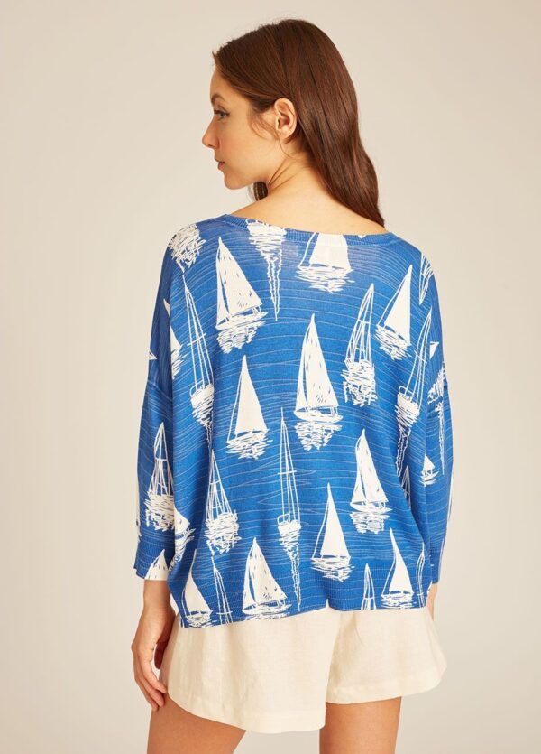 Boats Long Sleeve Sweater. Preciosos sweater de rayon y nylon con estampado de barcos en blanco sobre fondo azul.