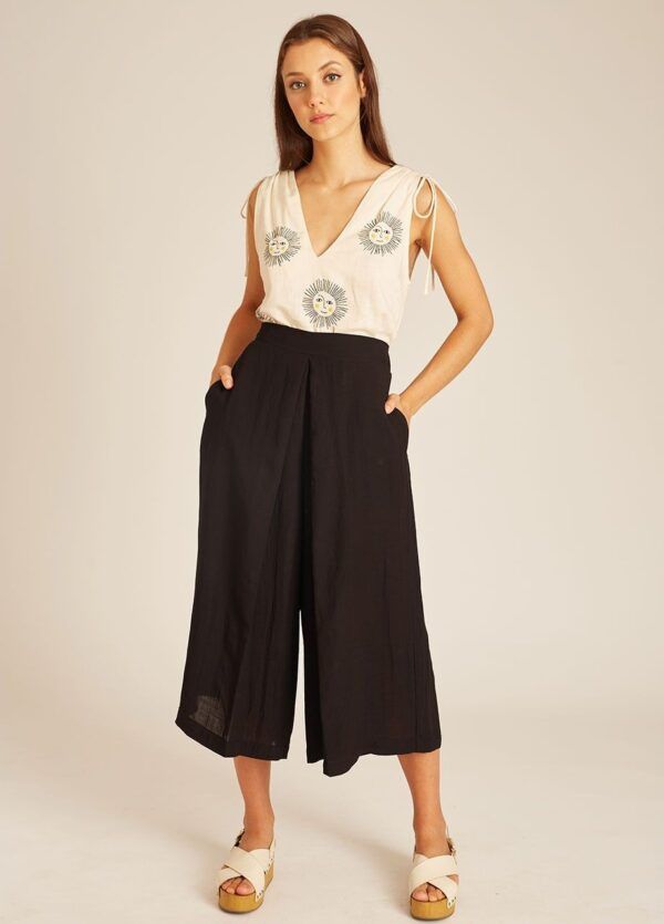 Culotte Black. Falda pantalon ancha por encima del tobillo. Pesquera. Pepa Loves