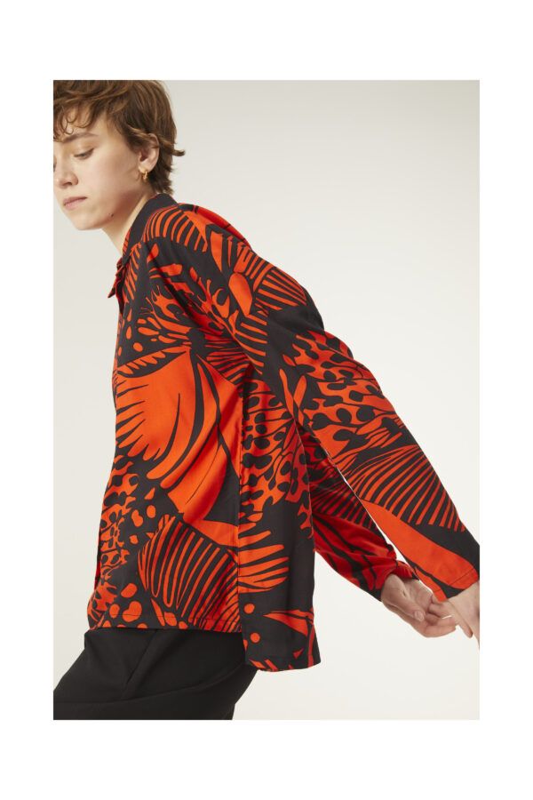 CAMISA OVERSIZE DE MANGA LARGA CON ESTAMPADO DE MARIPOSAS - Imagen 4