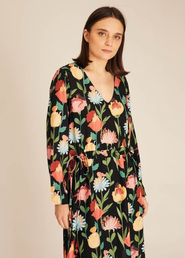 WOMEN IN FLOWERS SHORT DRESS