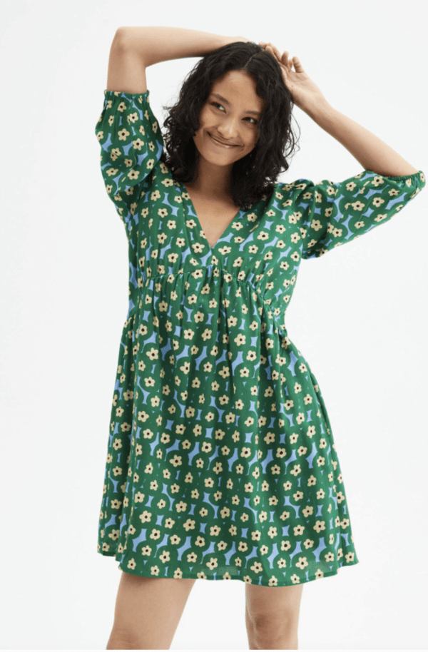 Vestido corto evasé de viscosa estampado floral - Imagen 2
