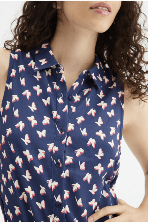 Vestido corto sin mangas con estampado de mariposas - Imagen 2