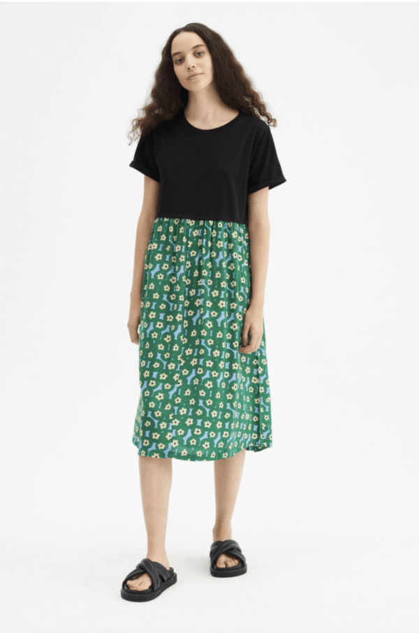 Vestido midi bimateria con manga corta y estampado floral