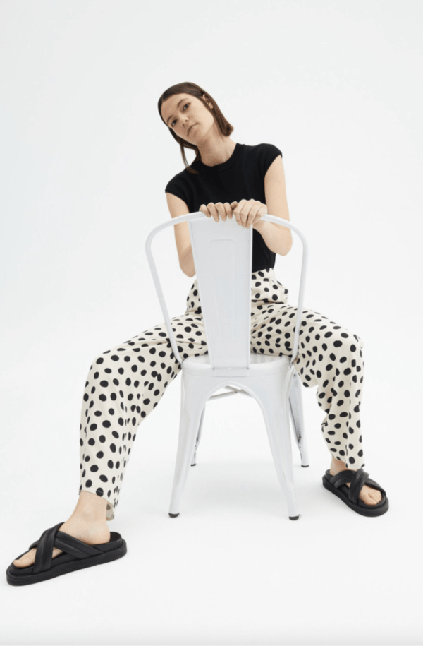 Pantalón ancho tobillero con estampado de lunares - Imagen 3