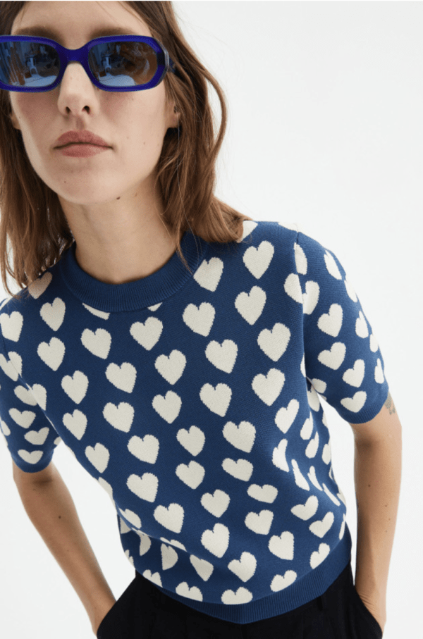 Jersey de manga corta con estampado de corazones