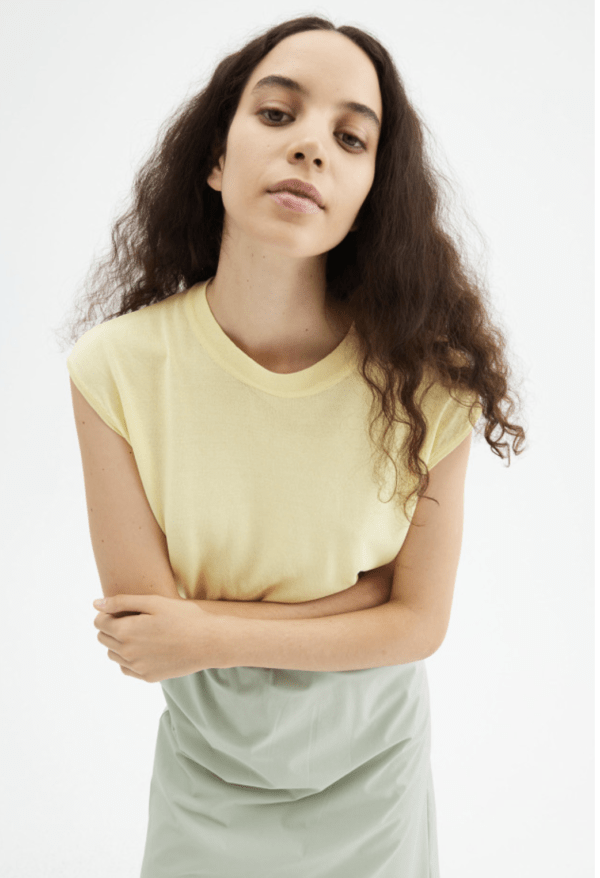 Jersey oversize de punto sin mangas amarillo - Imagen 2