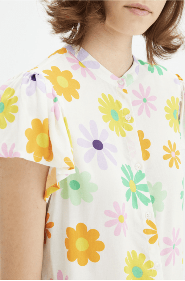 Camisa con cuello mao y estampado floral