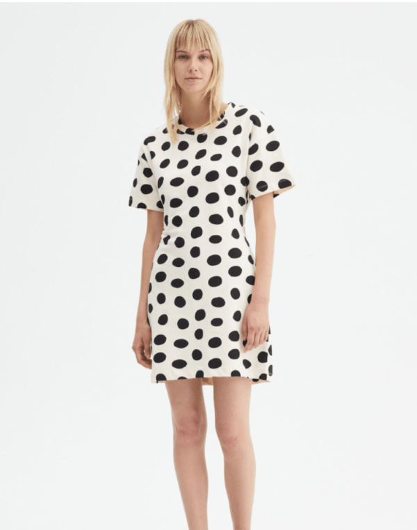 Vestido corto elástico ajustado con estampado de lunares