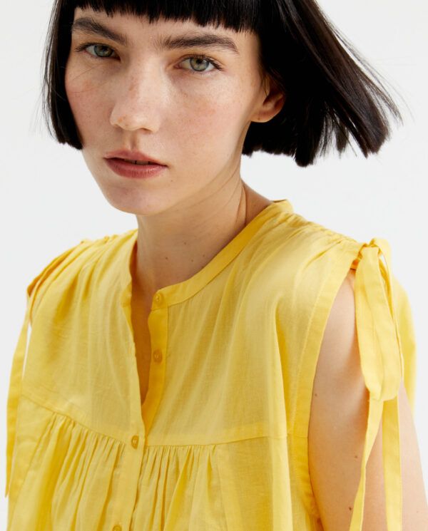 TOPS SIN MANGAS CON CINTAS EN LOS HOMBROS AMARILLO - Imagen 2