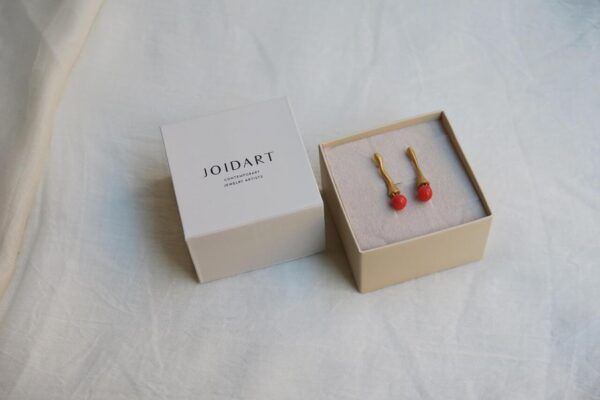 PENDIENTES DORADOS ECLAT ROJOS - Imagen 3