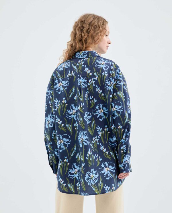 Camisa oversize de popelín con estampado floral azul