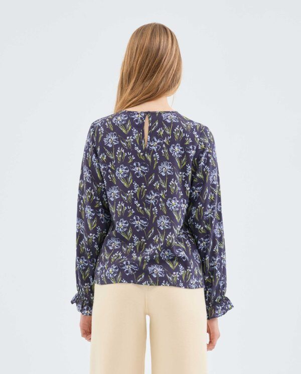 Blusa con estampado floral azul - Imagen 4