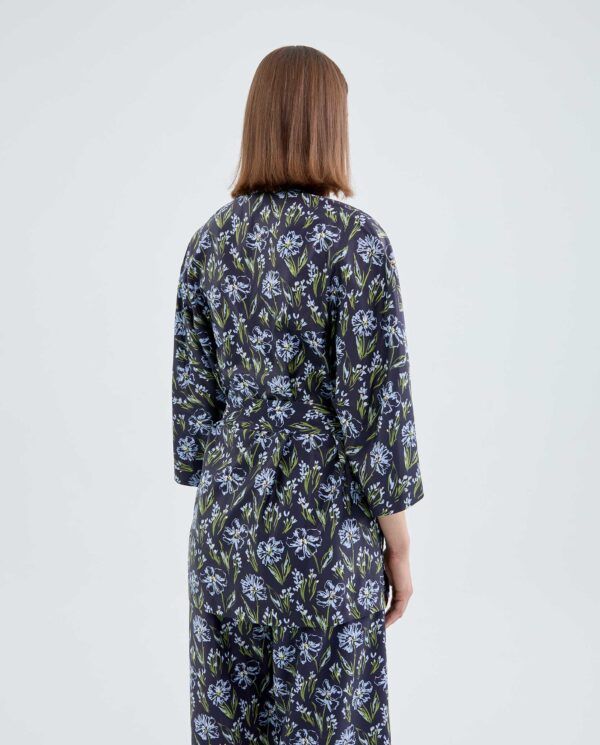 KIMONO CON CINTURON Y ESTAMPADO FLORAL AZUL - Imagen 5