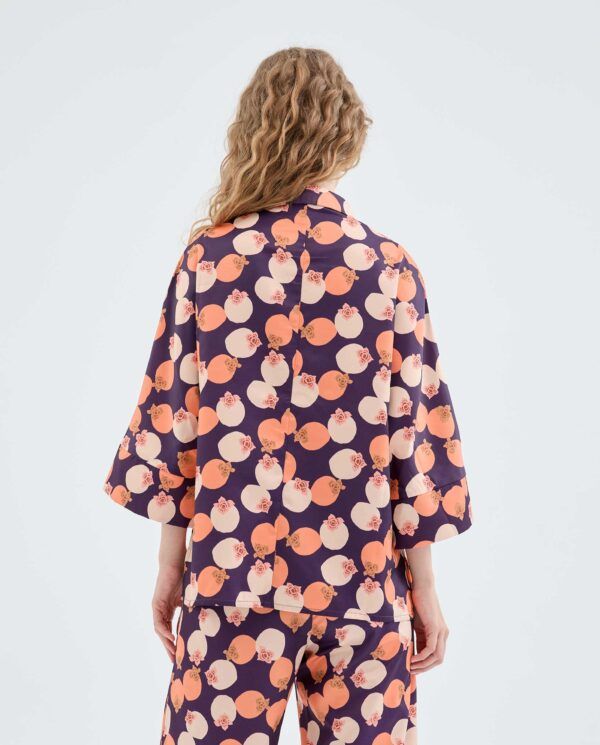 Camisa fluida oversize con estampado floral
