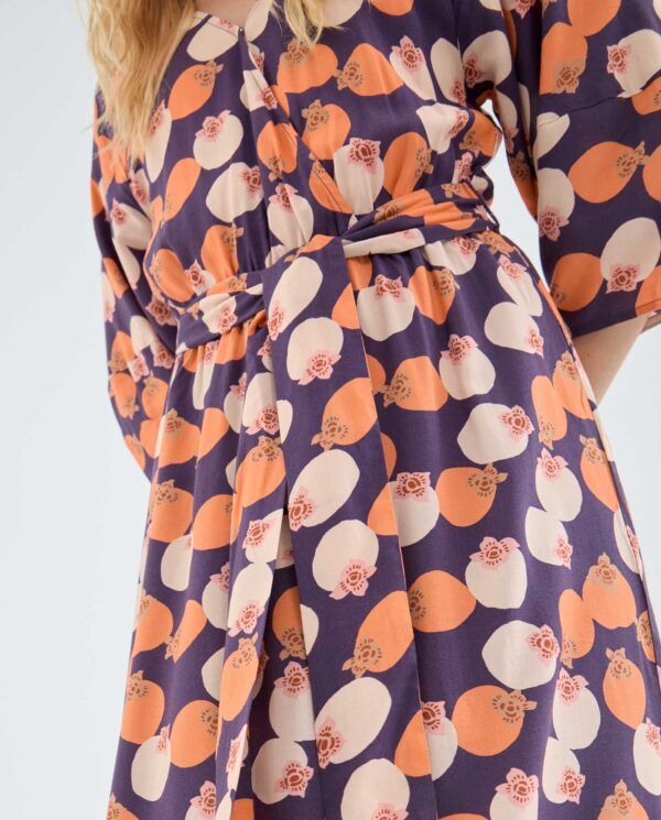 Vestido midi con estampado de caquis - Imagen 2