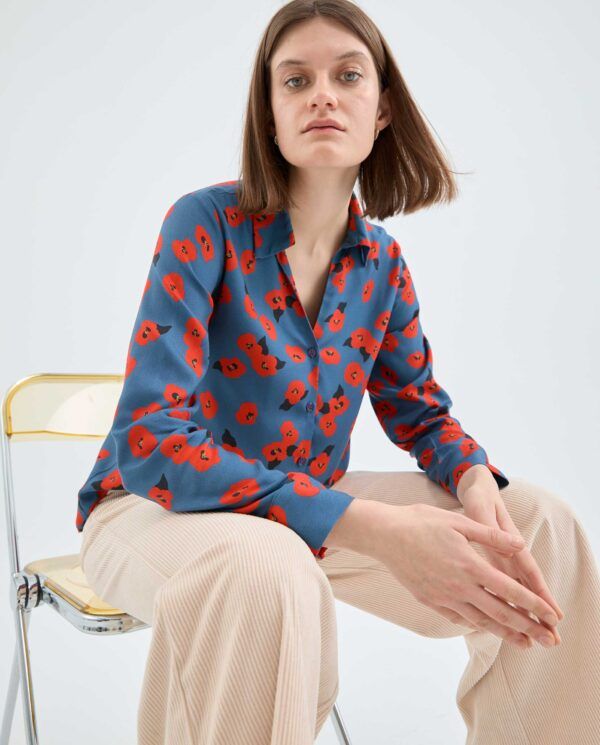 Camisa de manga larga con estampado floral rojo - Imagen 4
