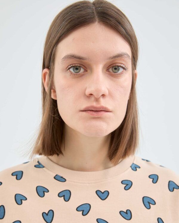 Sudadera de felpa con estampado de corazones - Imagen 2