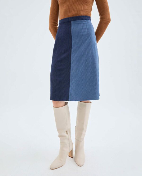 Falda midi de pana de tiro alto bicolor azul