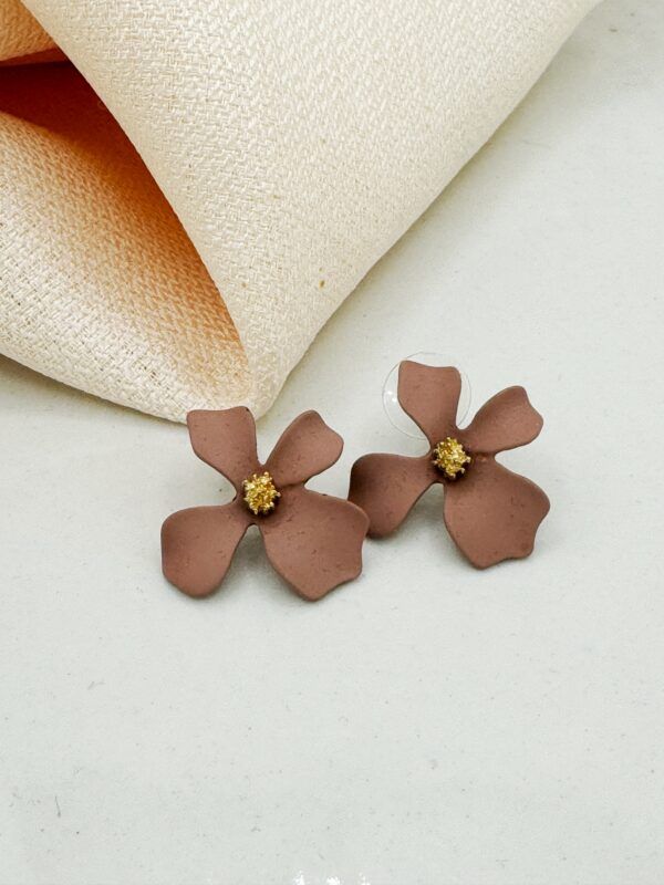 Pendientes flores color marron