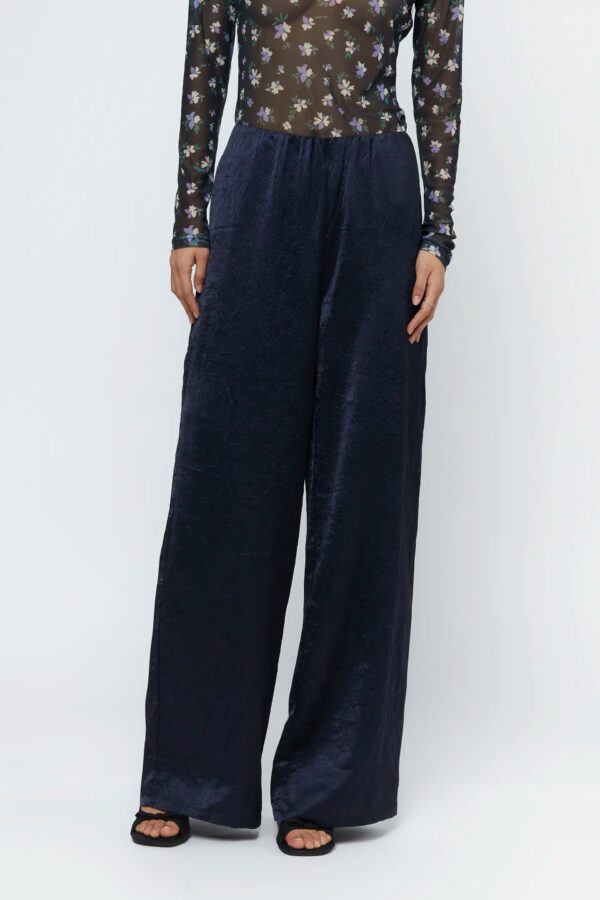 PANTALON FLUIDO SANTENARRUGADO AZUL - Imagen 3