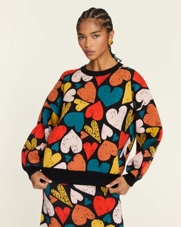 Jersey de punto crepé Pepa Loves con caída suave, cuello redondo y mangas rectas. Disponible en Dulce Locura, tienda de moda en Badajoz.