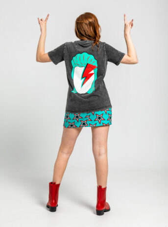 Camiseta unisex de algodón efecto desgastado ácido con estampado Bowie “We Can Be Heroes”. Disponible en Dulce Locura, tienda de moda en Badajoz.