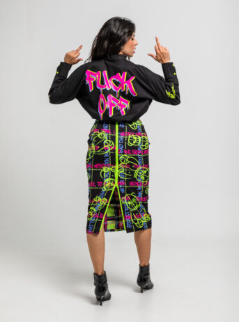 Falda tubo grafito urbano “I’m the Queen” con cremallera trasera. Disponible en Dulce Locura, tienda de moda en Badajoz.