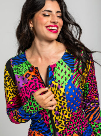Vestido tubo Caótica con cremalleras decorativas y estampado variado de animal print. Disponible en Dulce Locura, tienda de moda en Badajoz.