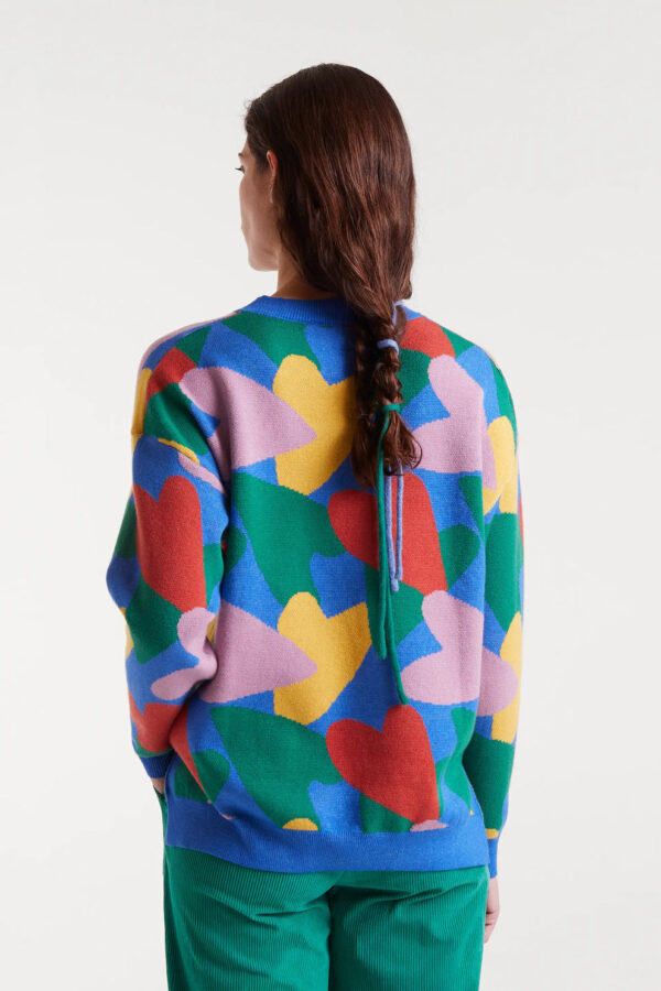 Jersey de punto jacquard con estampado Cupido de Compañía Fantástica, cuello redondo, manga larga y hombro caído. Disponible en Dulce Locura, tienda de moda en Badajoz.