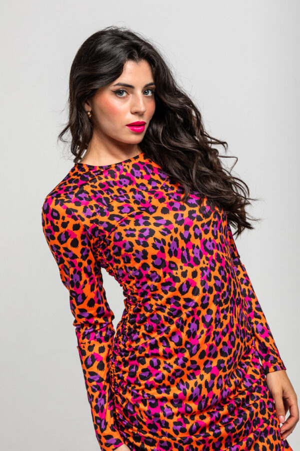 Vestido drapeado laterales de estampado animal naranja - I'm - Imagen 2