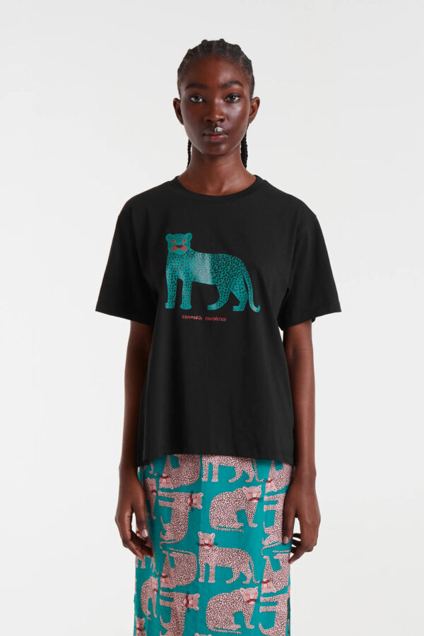 CAMISETA NEGRA 100% ALGODON CON PRINT DE LEOPARDO