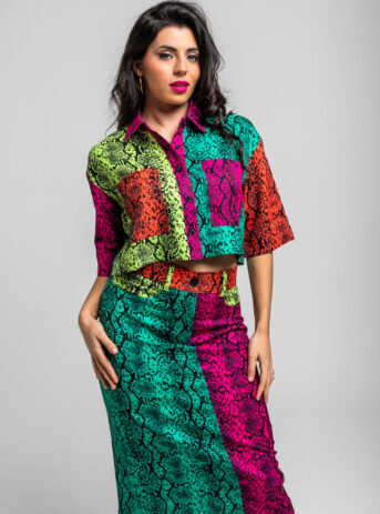 camisa-cargo-crop-serpientes-mix-animal-print-snake3